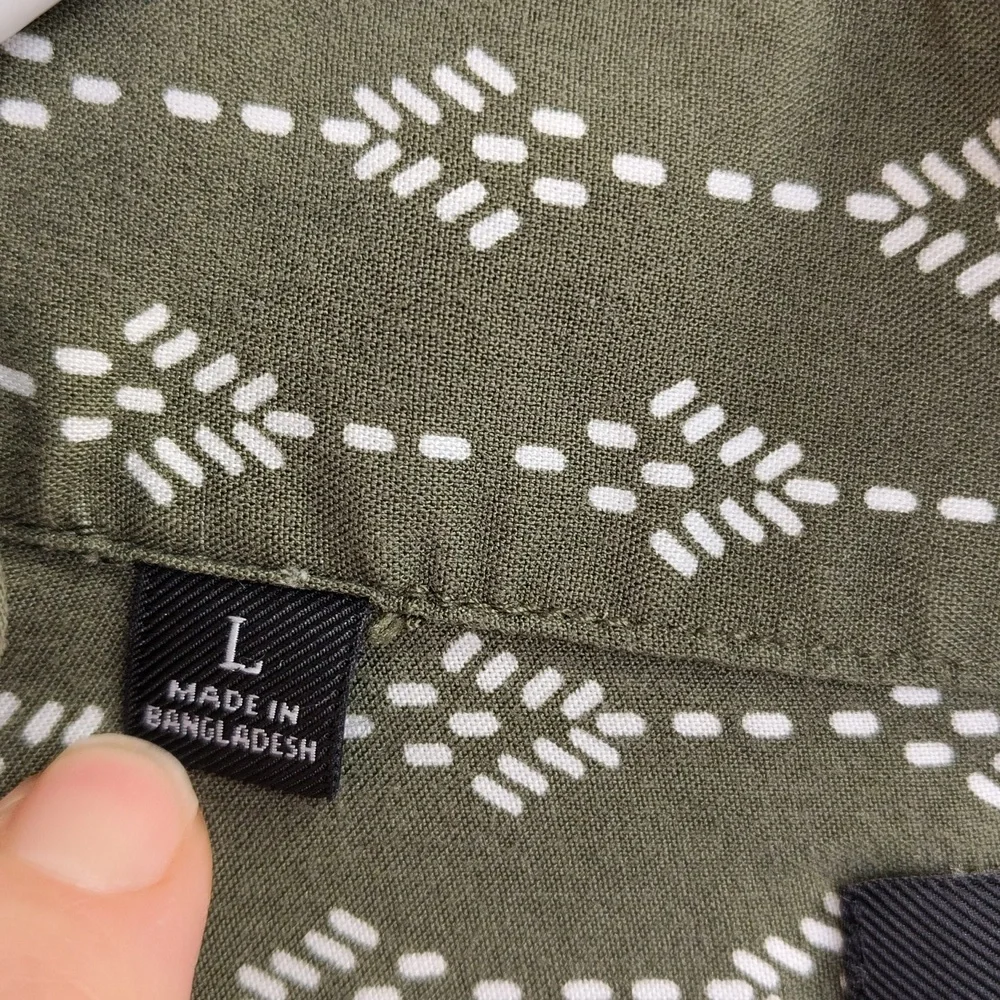 Jachs Girlfriend Olive And White Button Down Cap Sleeve Shirt - Picture 7 of 8